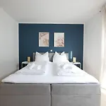 85qm, Parkplatz, Zentral, Grosser Balkon, 2 Baeder *