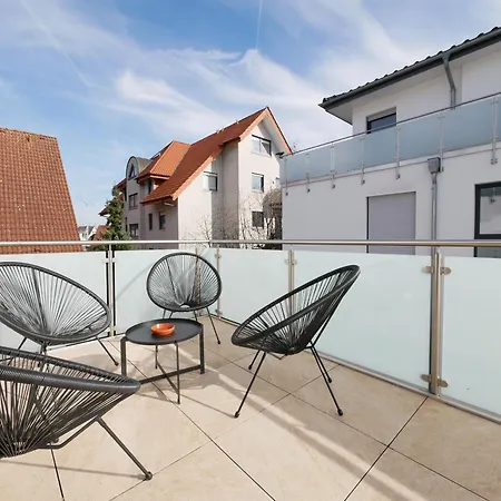 Apartment 85qm, Parkplatz, Zentral, Grosser Balkon, 2 Baeder