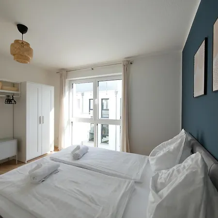 85qm, Parkplatz, Zentral, Grosser Balkon, 2 Baeder * פאדרבורן