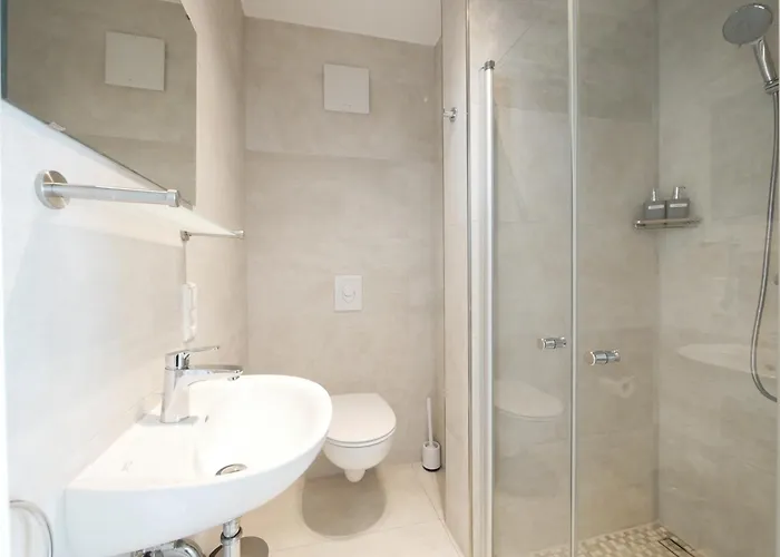 85qm, Parkplatz, Zentral, Grosser Balkon, 2 Baeder Paderborn