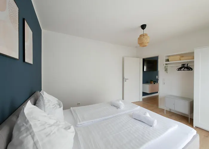 85qm, Parkplatz, Zentral, Grosser Balkon, 2 Baeder Apartamento Paderborn