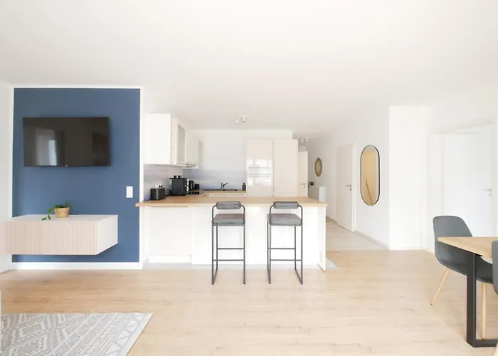 Apartamento 85qm, Parkplatz, Zentral, Grosser Balkon, 2 Baeder *