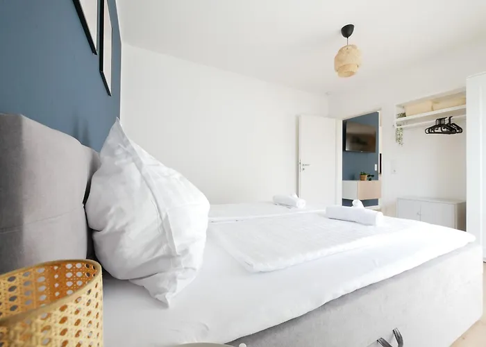 85qm, Parkplatz, Zentral, Grosser Balkon, 2 Baeder Paderborn