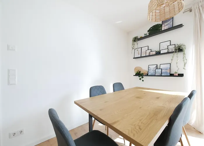 85qm, Parkplatz, Zentral, Grosser Balkon, 2 Baeder Apartamento Paderborn