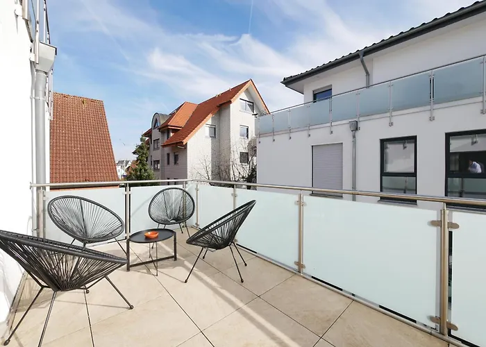 85qm, Parkplatz, Zentral, Grosser Balkon, 2 Baeder